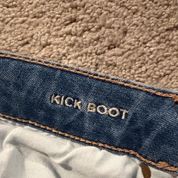 American Eagle Outfitters Women’s Denim Jeans. Size 4 Short. - Picture 3 of 7